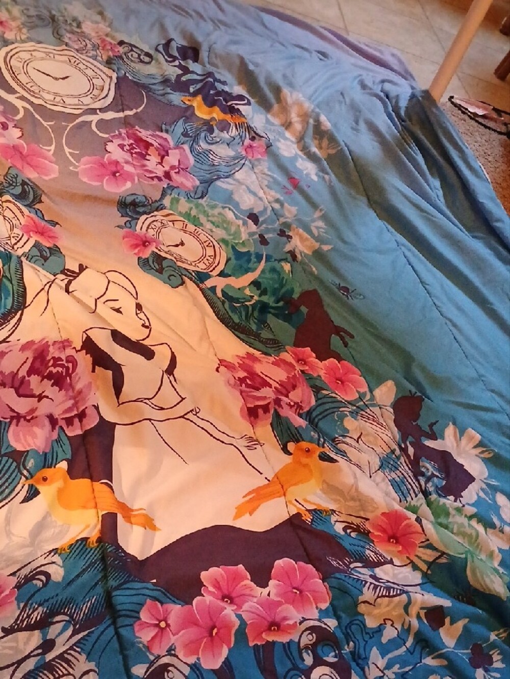 Alice In Wonderland Comforter 2 Sided - Picture 2 of 9